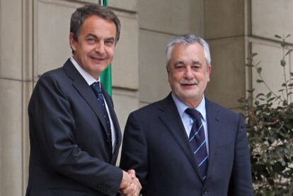 José Luis Rodríguez Zapatero y José Antonio Griñán, momentos antes de su reunión en Moncloa.