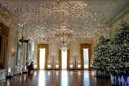 La decoración del techo de la Sala Este pretende envolver al visitante como en una tormenta de nieve.