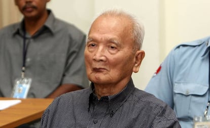 Nuon Chea en 2008, ante el tribunal que juzgó los crímenes de los jemeres rojos. 