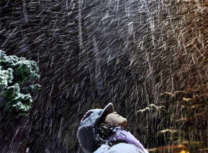 El temporal de nieve alcanzó ayer por la tarde la montaña del Tibidabo, en Barcelona.