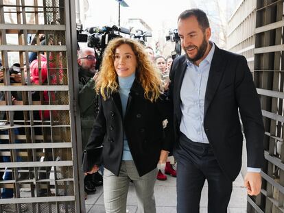 Borja Thyssen y Blanca Cuesta llegan al juzgado de lo Penal número 15 de Madrid.