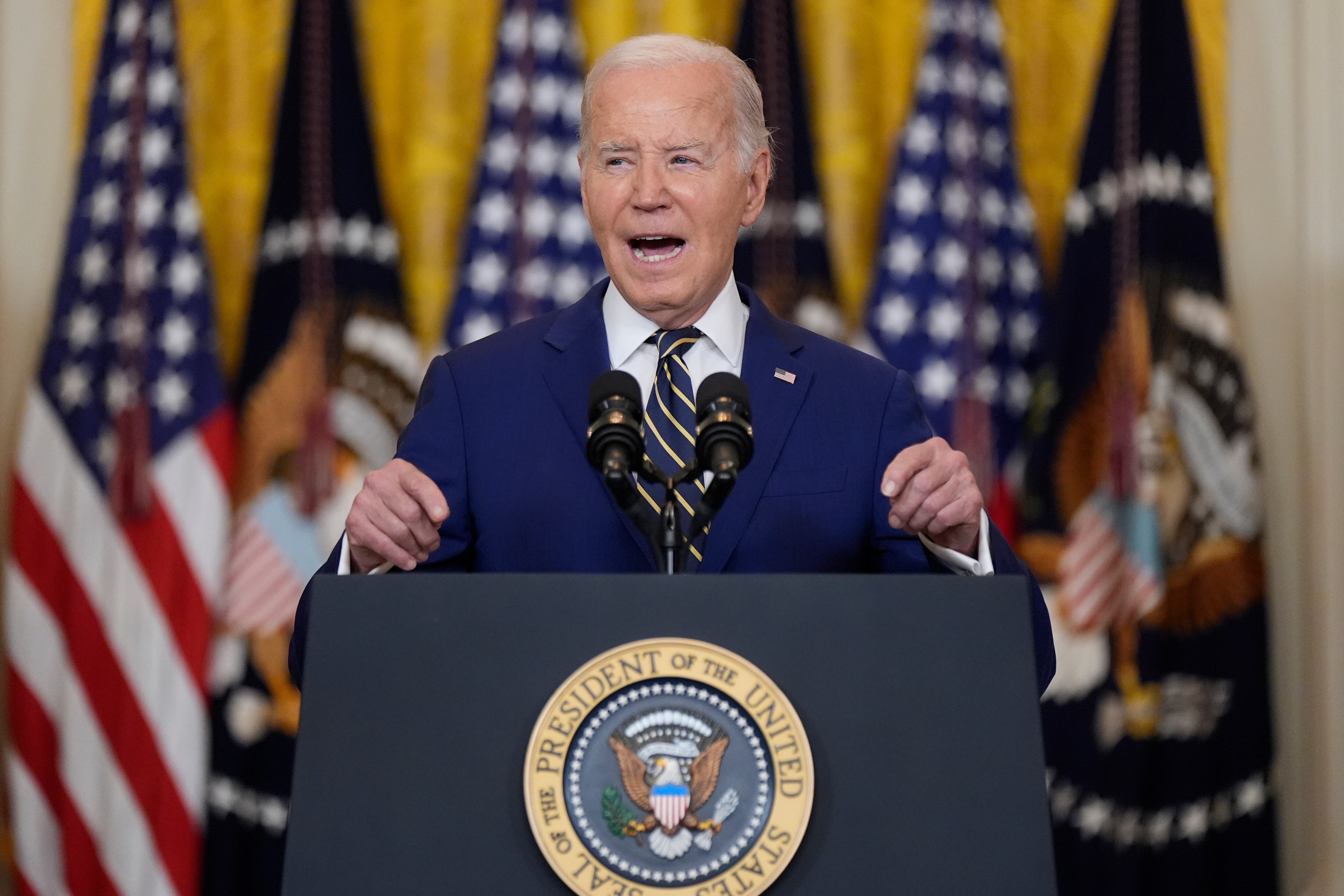 Biden promete luchar para revertir la orden que suspende su programa de regularización a 500.000 migrantes