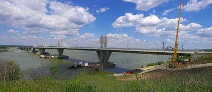 Puente de Vid&iacute;n-Calafat sobre el Danubio, construido por FCC.