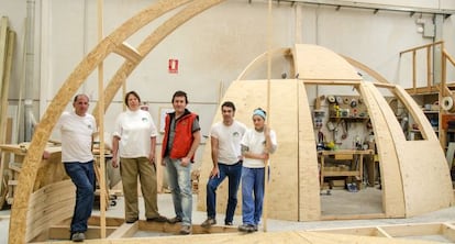 Cejudo y Campos (ambos en el centro), con el equipo de Xilacurve.