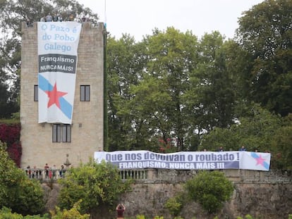 Protesta en el pazo de Meirás, en agosto de 2017.