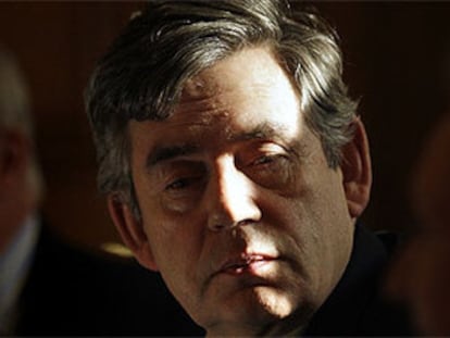 Gordon Brown, en una reunión con organizaciones de consumidores en Downing Street.