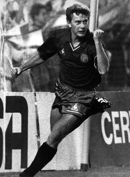 Butragueño celebra un gol en el partido España- Argentina, en el estadio Sánchez Pizjuán de Sevilla