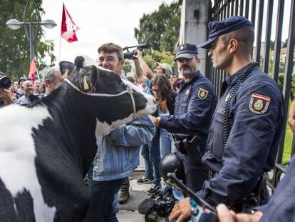 Manifestaci&oacute;n de ganaderos este jueves en Santiago.