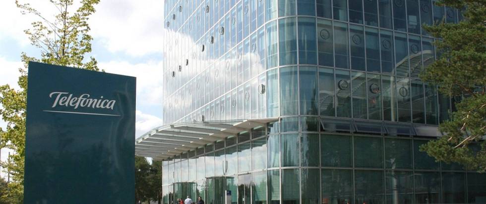 Telefónica pacta con los sindicatos el recorte de 1.100 empleos en Alemania y el cierre de 60 tiendas 