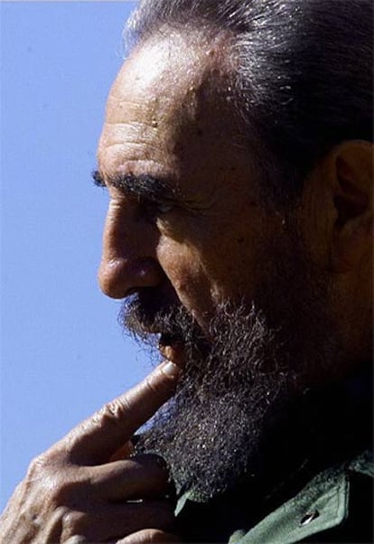 El presidente cubano, Fidel Castro, durante una conferencia de prensa en Mérida el 20 de octubre de 1998.