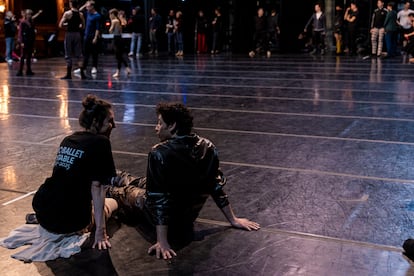 Tiler Peck y Herman Cornejo durante un ensayo en el Teatro Colón, el 6 de agosto 2025.