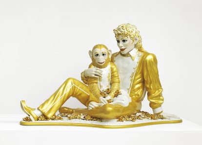 'Michael Jackson and Bubbles', 1988. Porcelain, 106.7 x 179.1 x 82.6 cm The Broad Art Foundation, Santa Monica. Photo: Jeff Koons Studio / Douglas M. Parker Studio, Los Ángeles