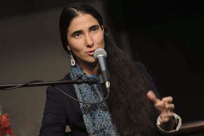 Cuban blogger Yoani S&aacute;nchez talks at Columbia Journalism School.