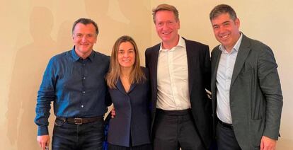 Martín Migoya, cofundador y CEO de Globant; Maite Barrera, fundadora y CEO de Bluecap; Paul Schulz, socio de esta compañía, y Martín Umaran, cofundador de Globant.