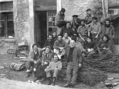 Una de las primeras misiones cient&iacute;ficas colectivas: el Grupo Ornitol&oacute;xico Galego en Seoane do Courel, entre 1974 e 1975.