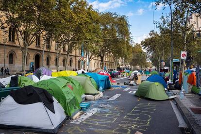 L'acampada a la plaça Universitat de Barcelona.