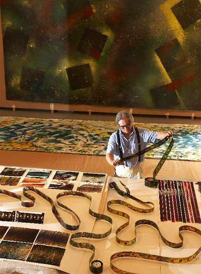 El artista José Antonio Sistiaga, en su estudio de San Sebastián.