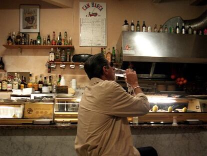 La barra d'un bar de tota la vida.