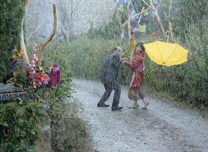Jean-Pierre Bacri y Pascale Arbillot, en un fotograma de <i>Háblame de la lluvia.</i>