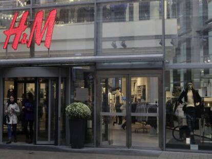 Fachada de una tienda de H&M.