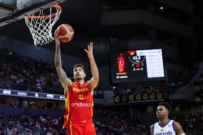 Juancho Hernangómez durante el amistoso entre España y Venezuela, partido de preparación para el Mundial de Indonesia, Filipinas y Japón, en el Wizink Center este viernes.