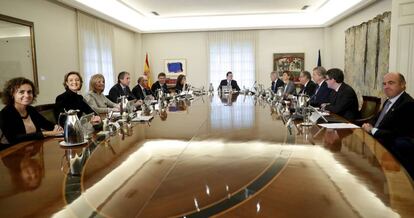 Reunión del Consejo de Ministros en La Moncloa tras la toma de posesión del nuevo Gobierno.