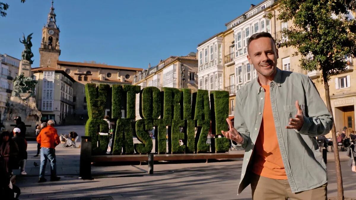 El presentador Lucas Goikoetxea en 'Viajeros cuatro'.