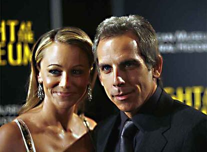 Los actores Ben Stiller y su mujer Christine Taylor en el estreno de 'Una noche en el museo'