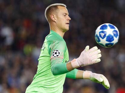 Ter Stegen, durante el encuentro europeo ante el Inter.