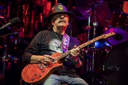 Carlos Santana actuando el pasado 30 de agosto en Chula Vista, California.