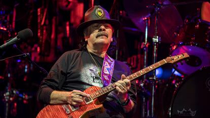 Carlos Santana actuando el pasado 30 de agosto en Chula Vista, California.