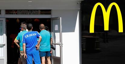 Atletas acuden al McDonald's de la villa olímpica en Rio 2016.
