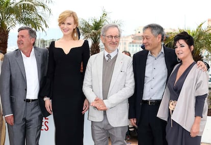 Steven Spielberg preside el jurado en esta 66 edición. De izquierda a derecha, parte de su equipo que decidirá quién se lleva la Palma de Oro: Daniel Auteuil, Nicole Kidman, Steven Spielberg, Ang Lee and Lynne Ramsay.