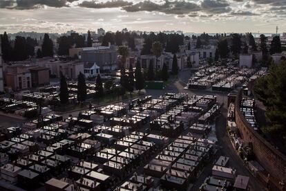 Cementerio de Taranto, cerca de la zona industrial.