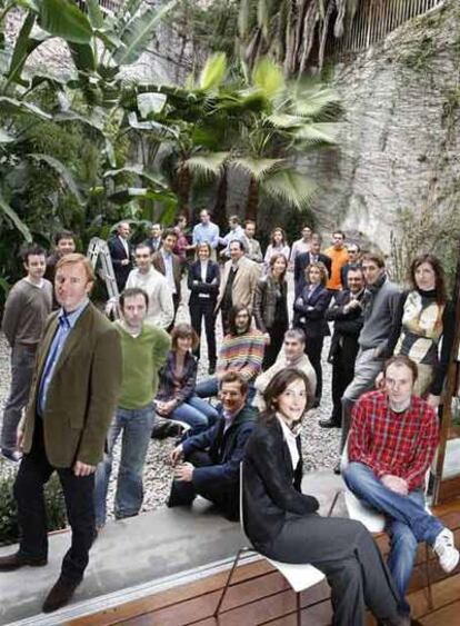 Concentración de inversores y emprendedores en la nueva librería Bertrand de Barcelona.