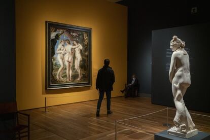 ‘Las tres gracias’, de Rubens, que ha dejado su lugar en la galería central del Prado para incorporarse a la exposición.