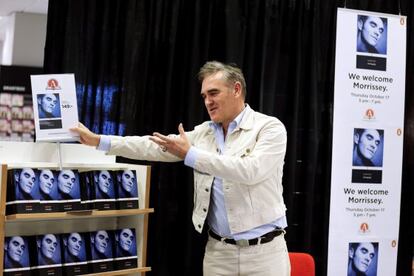 El cantante británico Morrissey en la presentación de su libro.