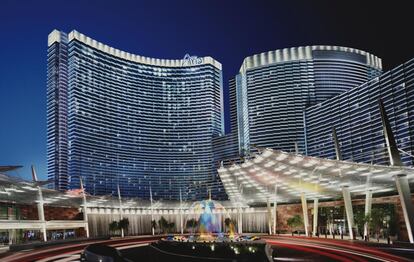 City Center, en Las Vegas. El edificio es uno de los últimos desarrollos urbanos de la ciudad. La zona comprende, entre otras muchas cosas, los lujosos hoteles Aria, Vdara y Mandarin Oriental, y el centro comercial Crystals.