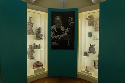 El museo tiene un acervo que incluye aproximadamente 800 piezas prehispánicas procedentes de culturas mesoamericanas, como la olmeca, la mixteca, la zapoteca, la totonaca, la maya, la azteca y de las asentadas en la región occidente del país