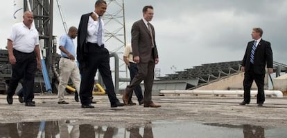 Musk visita con Obama las instalaciones de SpaceX.