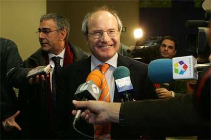 El ministro José Montilla, poco antes de su comparecencia en el Congreso.