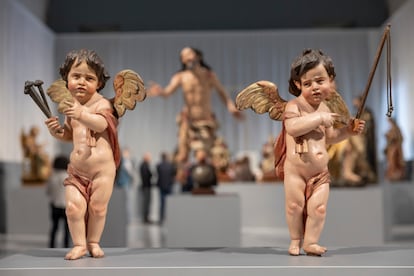 La obra 'Ángeles con atributos de la pasión' de Pedro Roldán.