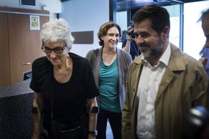 Casals, Colau y Sánchez en la reunión de hoy.