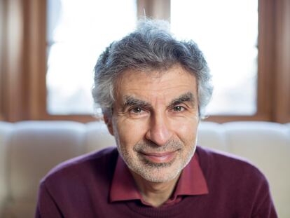 Yoshua Bengio, Premio Turing 2018, en su casa de Montreal.