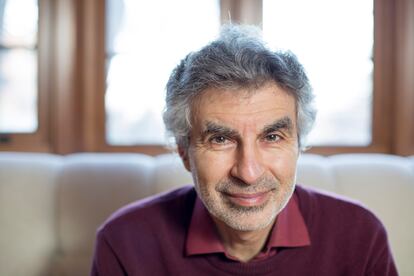 Yoshua Bengio, Premio Turing 2018, en su casa de Montreal.