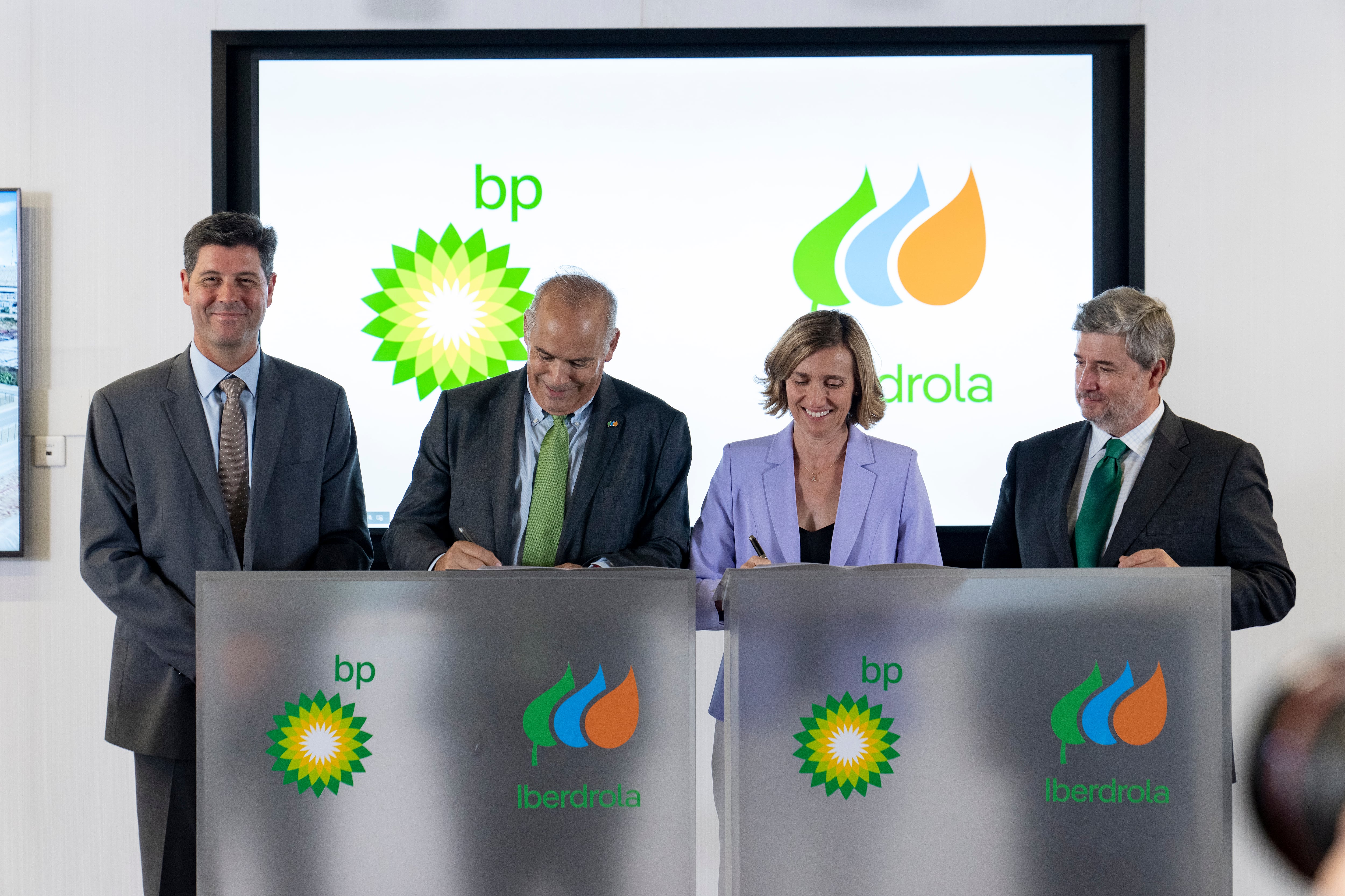 BP e Iberdrola confirman su apuesta por el hidrógeno verde con la inversión de más de 70 millones en la mayor planta de España 