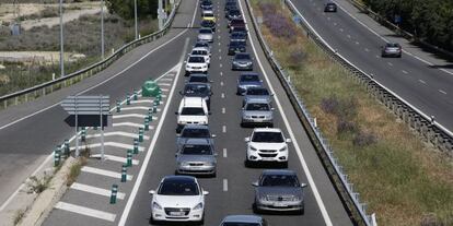 La autov&iacute;a A-3, durante el puente de mayo de 2014. 