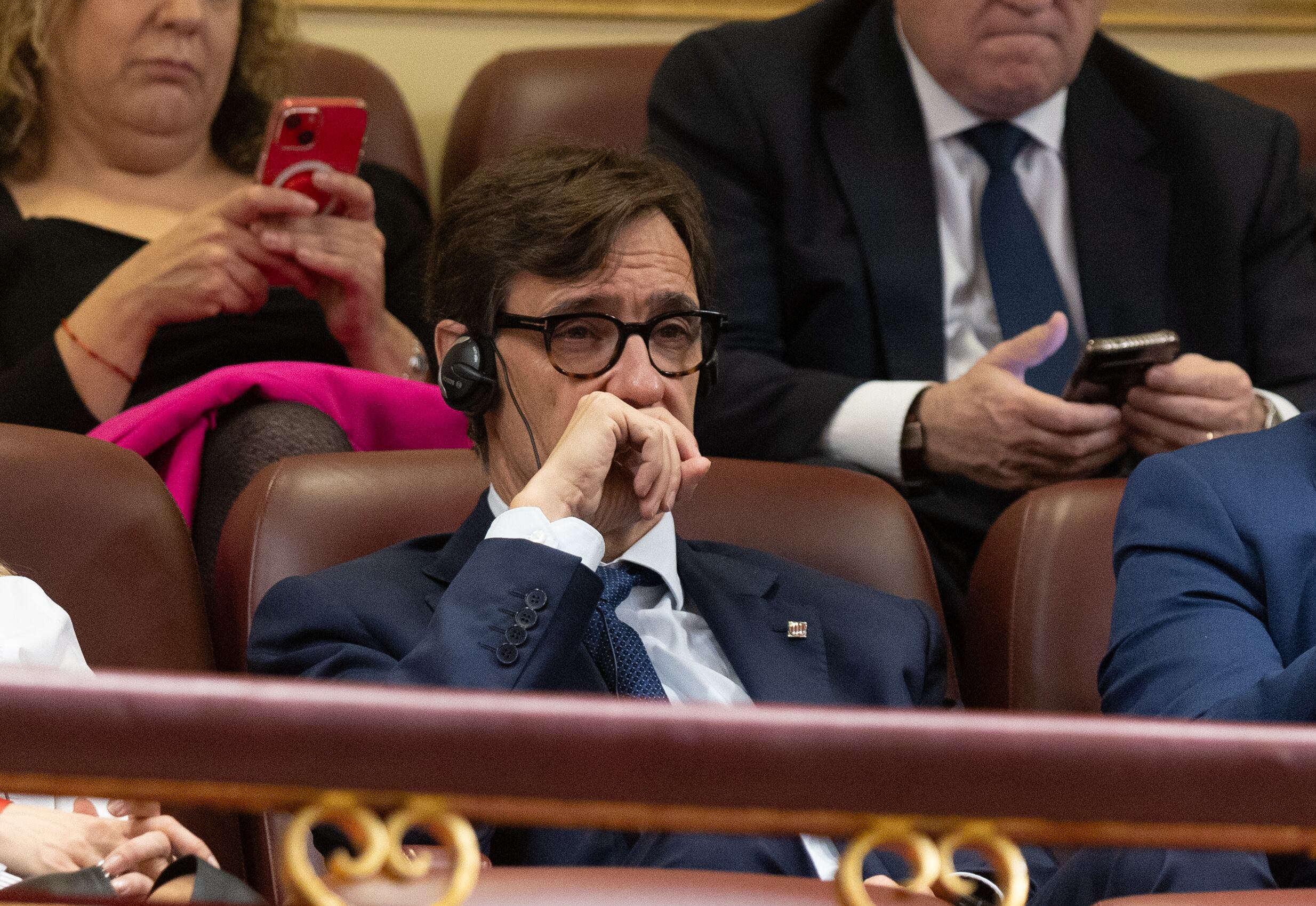 El líder del PSC, Salvador Illa, durante la segunda sesión del debate de investidura de Pedro Sánchez en el Congreso, el jueves.