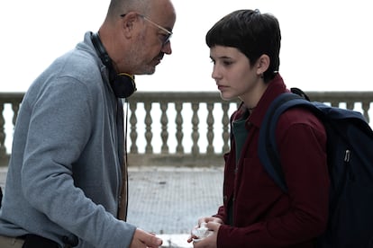 Manuel Martín Cuenca, con la actriz Lupe Mateo Barredo en el rodaje de 'El amor de Andrea'.