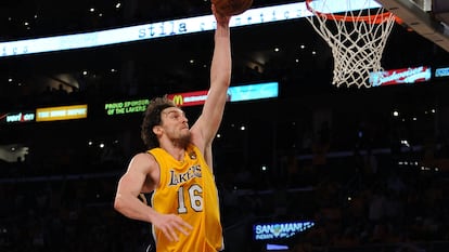 Gasol durante el primer partido de las finales de la NBA entre los Lakers y los Boston Celtics, en el Staples Center en 2010.